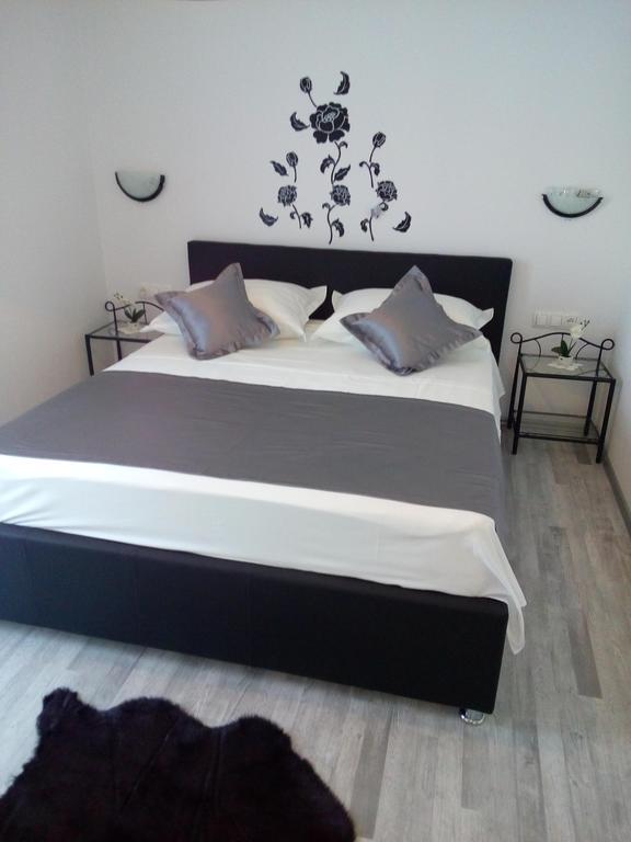 Villa Duje Old Town Трогир Экстерьер фото